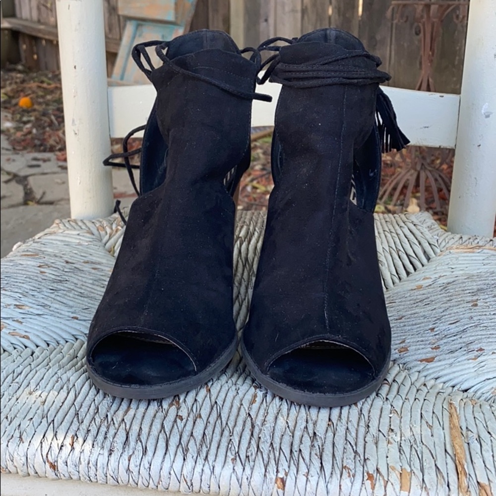 Low Cut Sides Lace Up Peep Toe Booties - Picture 3 of 4